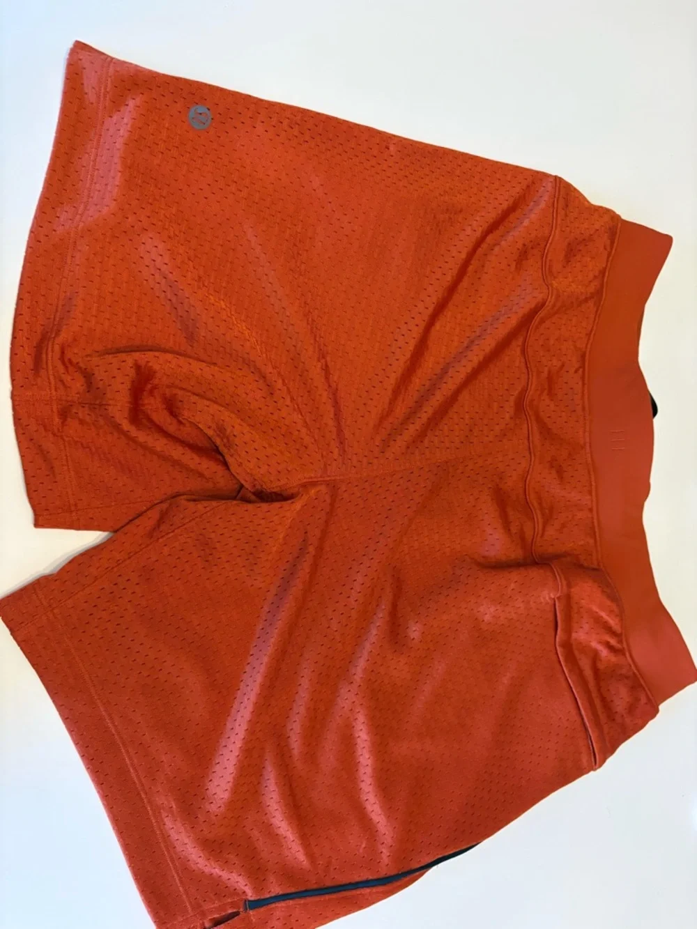 NWT‎ Lululemon Double-layered mesh shorts 7” size small ARTN